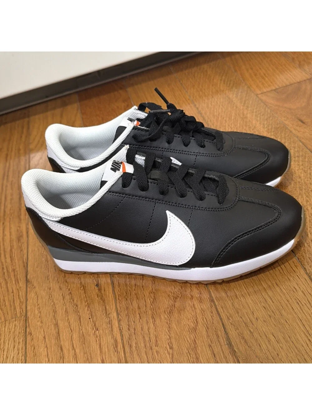 Size 7 US Womens Nike Pacific Leather Retro Black White Sneakers / 5.5 Men’s
